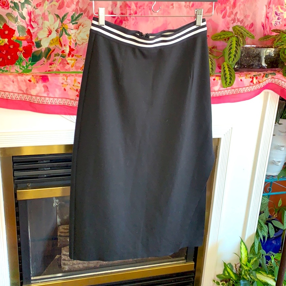 🤍🖤Lorna Jane packable pencil skirt